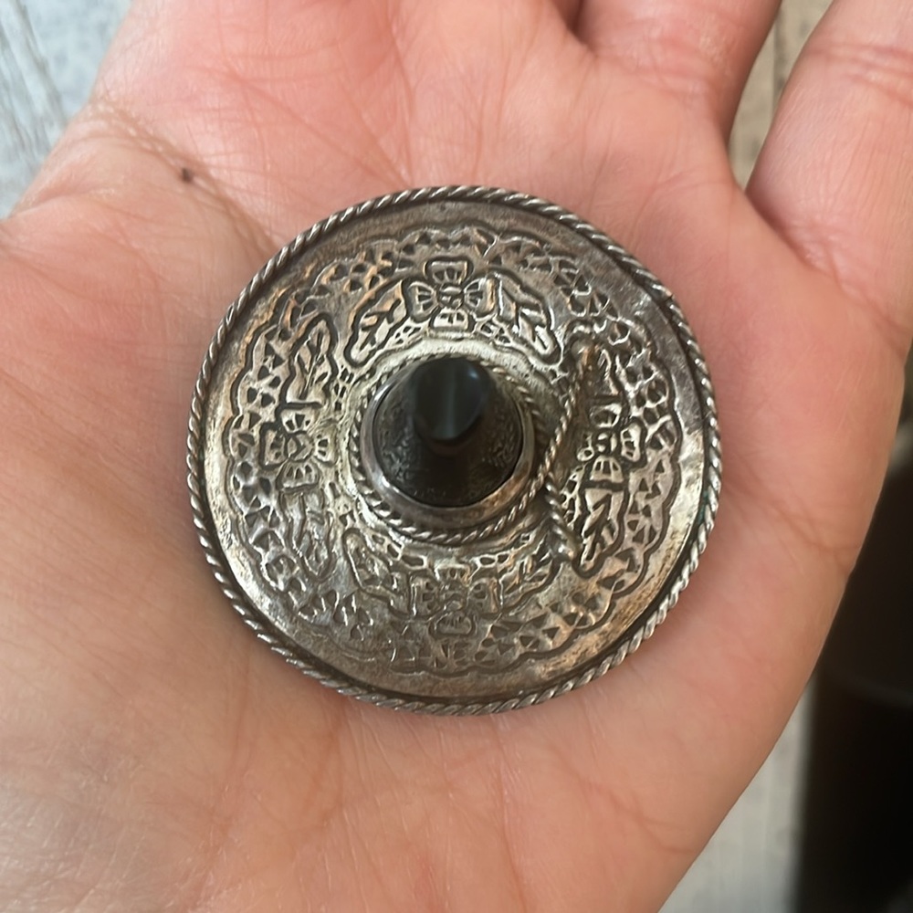 Sterling silver sombrero brooch - Picture 2 of 5